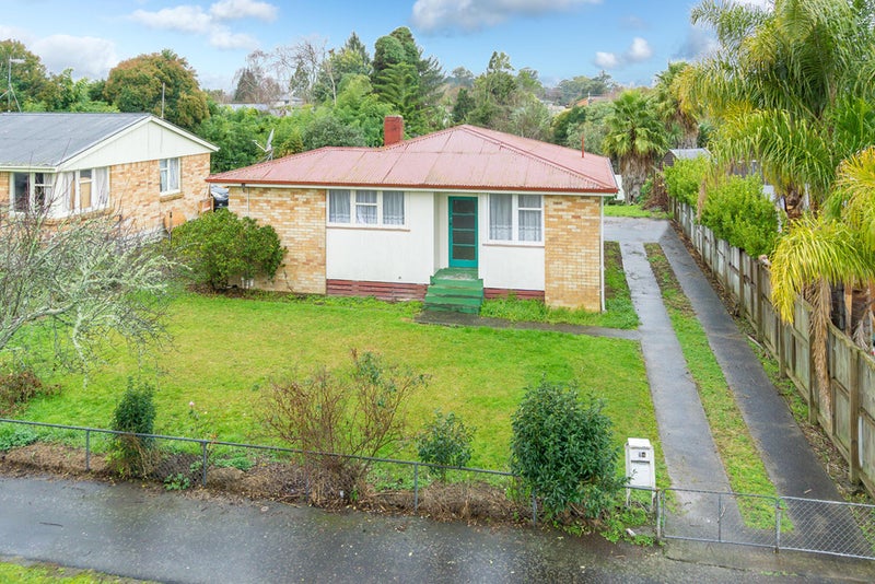 84 Pine Avenue, Melville, Hamilton - Carousel 1