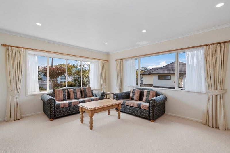 3 Derry Hill, Churton Park, Wellington - Carousel 2