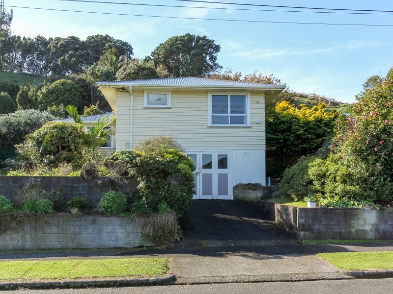 13 Clearmont Crescent, Blagdon, New Plymouth - Carousel 1
