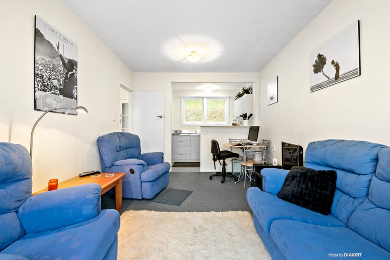 4/27 South Karori Road, Karori, Wellington - Carousel 11