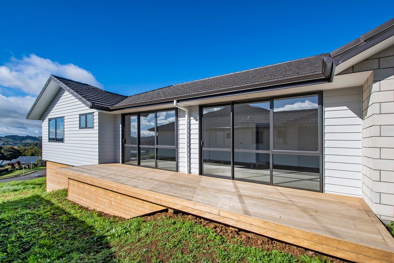 8 Provisional Drive, Kamo, Whangarei - Carousel 1