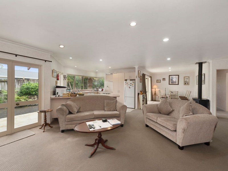 6 Jean Place, Pukete, Hamilton - Carousel 2
