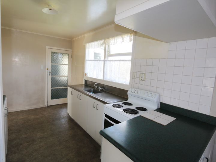 44 Brains Road, Kelston, Auckland - Carousel 2