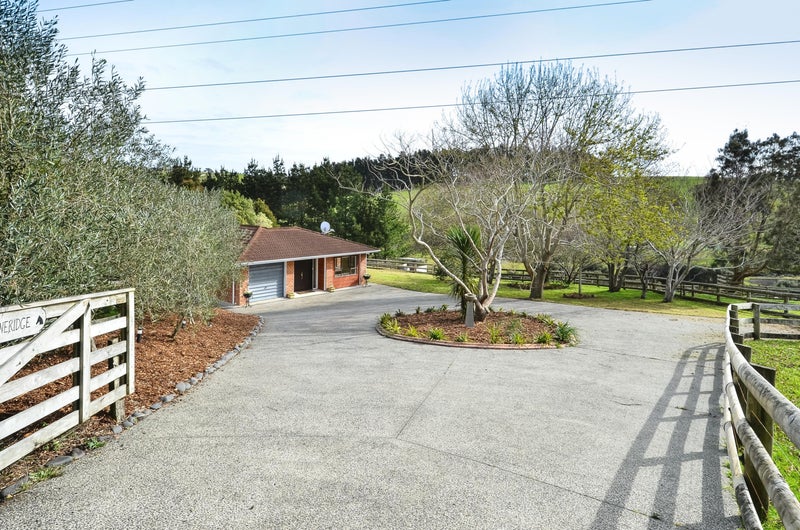 96 Muriwai Valley Road, MURIWAI, WAIMAUKU - Carousel 1