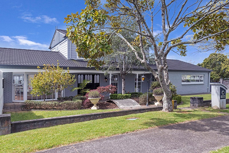 1 Elimar Drive, Sunnyhills, Auckland - Carousel 1