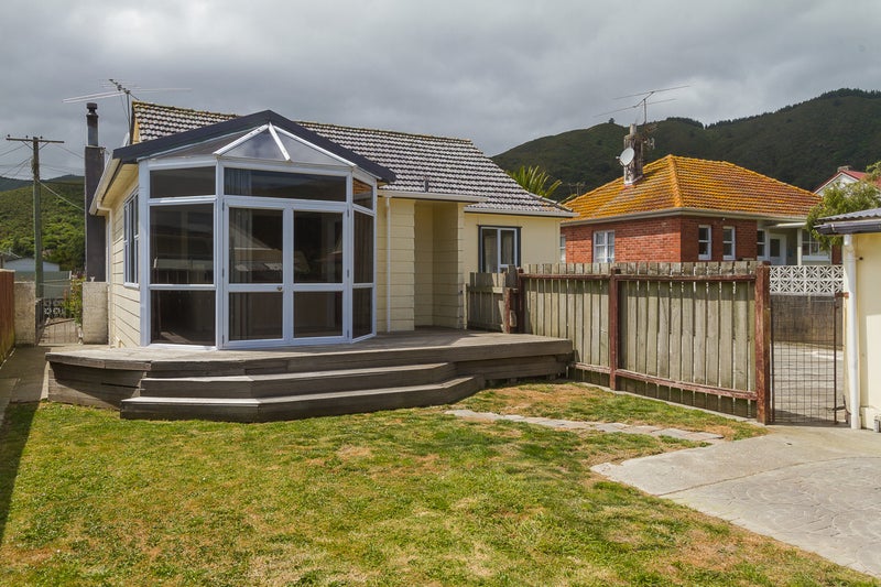 11 Shearer Crescent, Naenae, Lower Hutt - Carousel 2