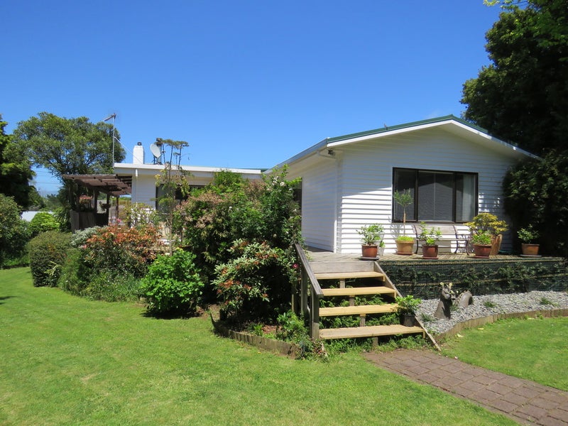 5 Lambton Terrace, Welbourn, New Plymouth - Carousel 1