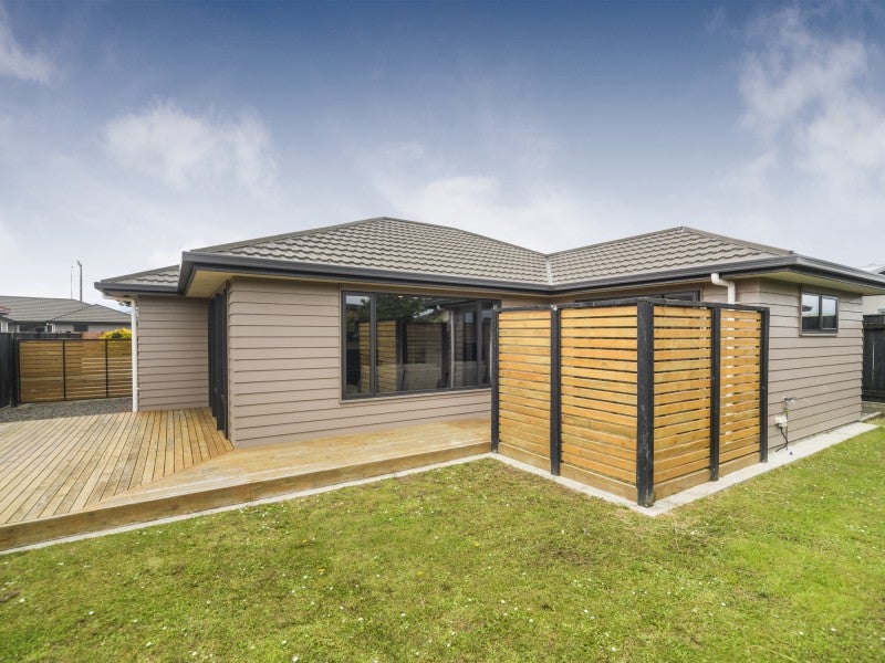 5 Angelina Way, Kelvin Grove, Palmerston North - Carousel 1