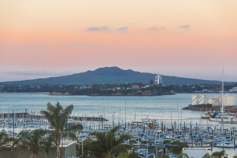 5 Percival Parade, Saint Marys Bay, Auckland - Carousel 2