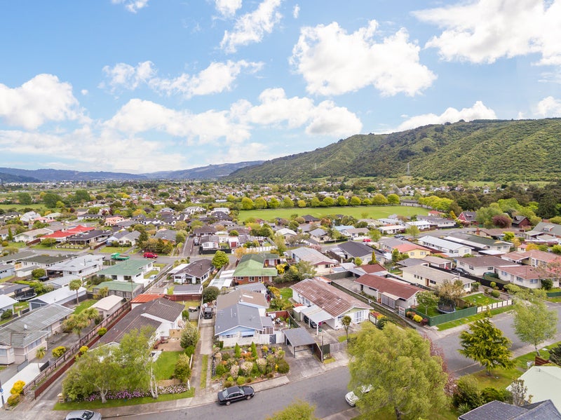 36 Shanly Street, Brown Owl, Upper Hutt - Carousel 17