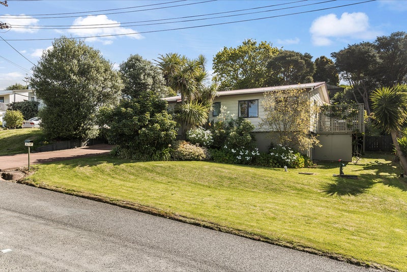 4 Sea View Road, Ostend, Waiheke Island - Carousel 2