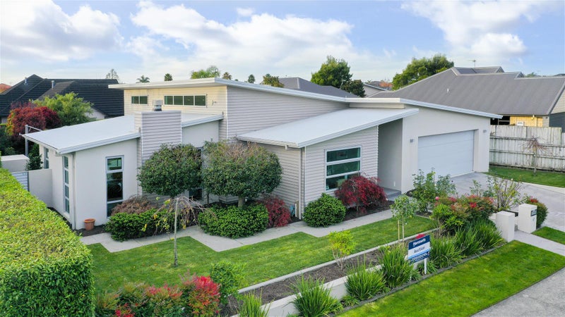 47 Palliser Drive, Huntington, Hamilton - Carousel 1