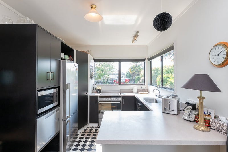 4A Pearsons Avenue, Claudelands, Hamilton - Carousel 2