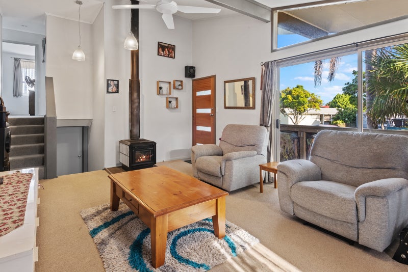 36 Paramount Parade, Tikipunga, Whangarei - Carousel 2