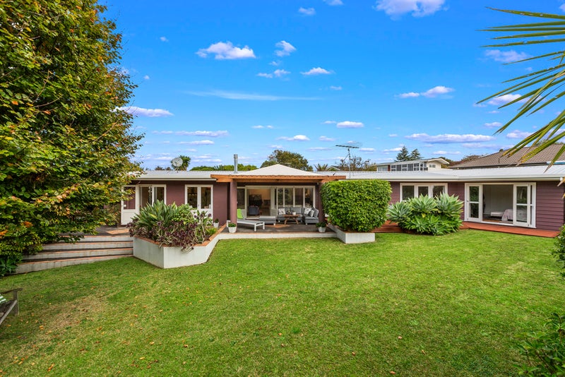 8 Marywil Crescent, Hillcrest, Auckland - Carousel 1