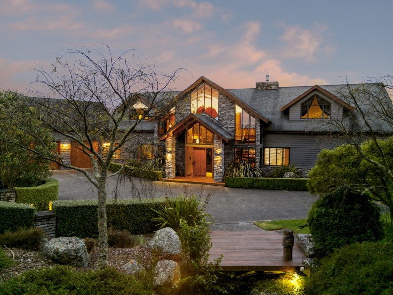 121 Highland Drive, Acacia Bay, Taupo - Carousel 1