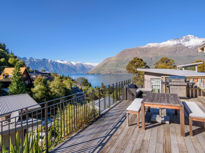 23 Williams Street, Sunshine Bay, Queenstown - Carousel 1
