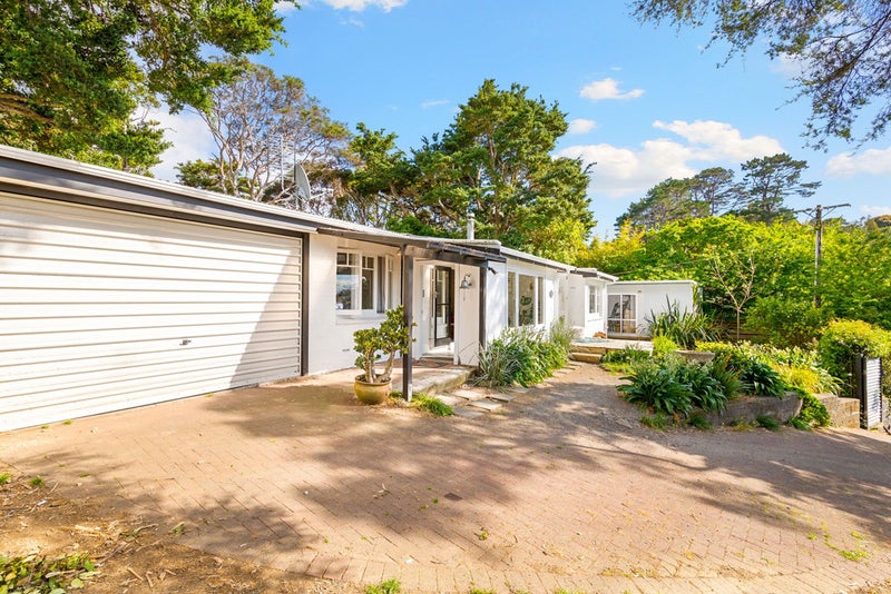 29 Kauri Point Road, Laingholm, Auckland - Carousel 2