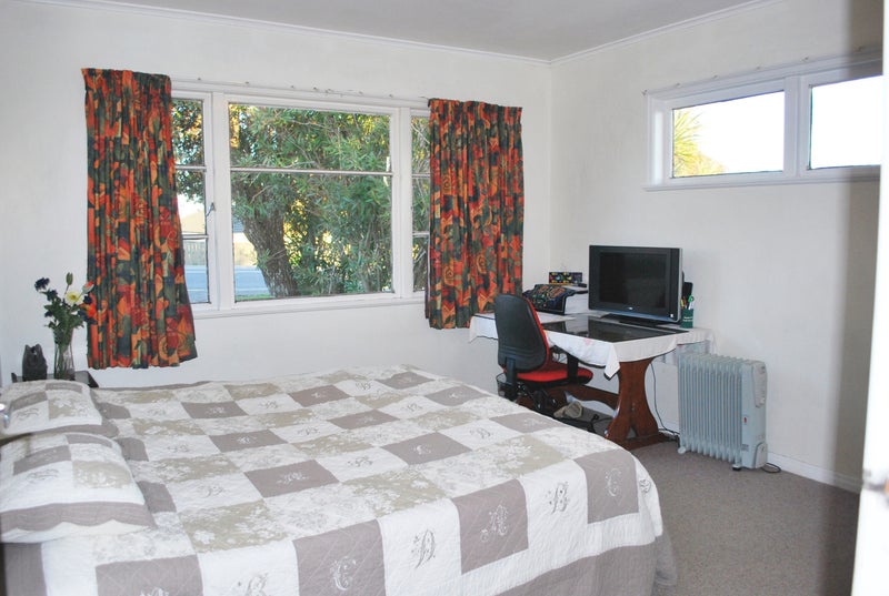321 Hillsborough Road, Hillsborough, Auckland - Carousel 6