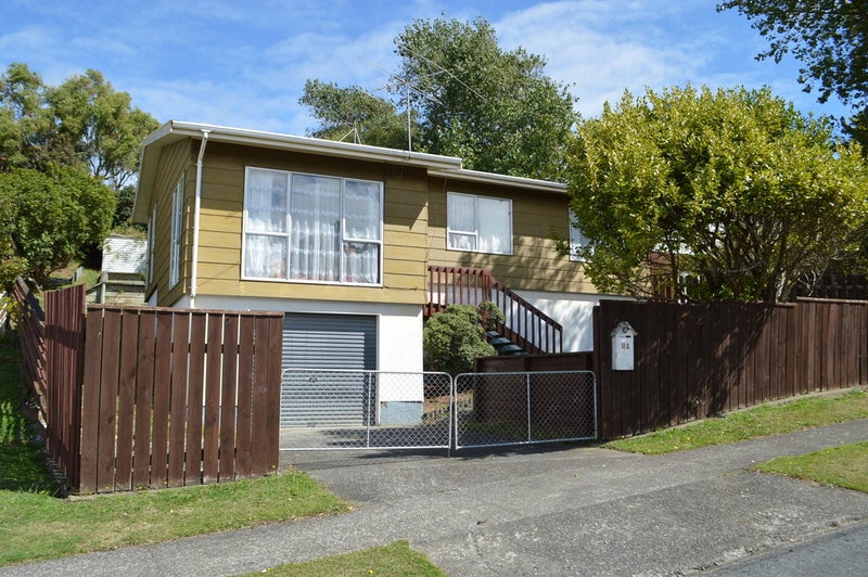21 Beaumaris Crescent, Ascot Park, Porirua - Carousel 1