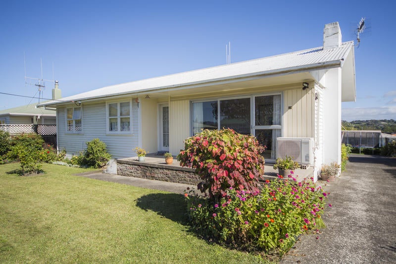 12 Manson Street, Gate Pa, Tauranga - Carousel 2