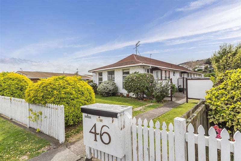 1/46 Oxford Street, Tawa, Wellington - Carousel 1