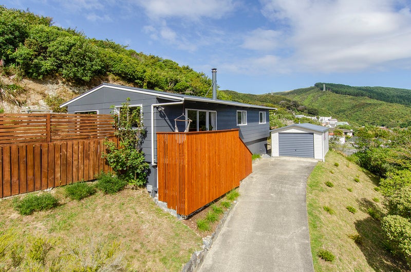 28 Fiona Grove, Karori, Wellington - Carousel 1
