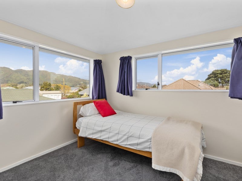 13 Whites Line West, Woburn, Lower Hutt - Carousel 20