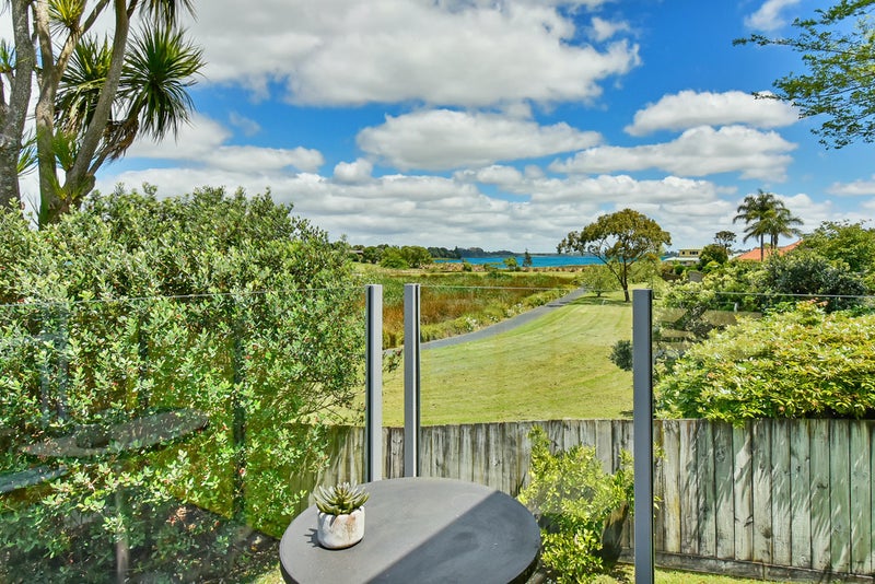 2 Keywella Drive, Conifer Grove, Takanini - Carousel 17