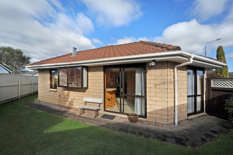 6 Seville Court, Terrace End, Palmerston North - Carousel 14