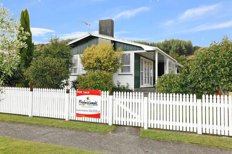12 Meremere Street, Wainuiomata, Lower Hutt - Carousel 15