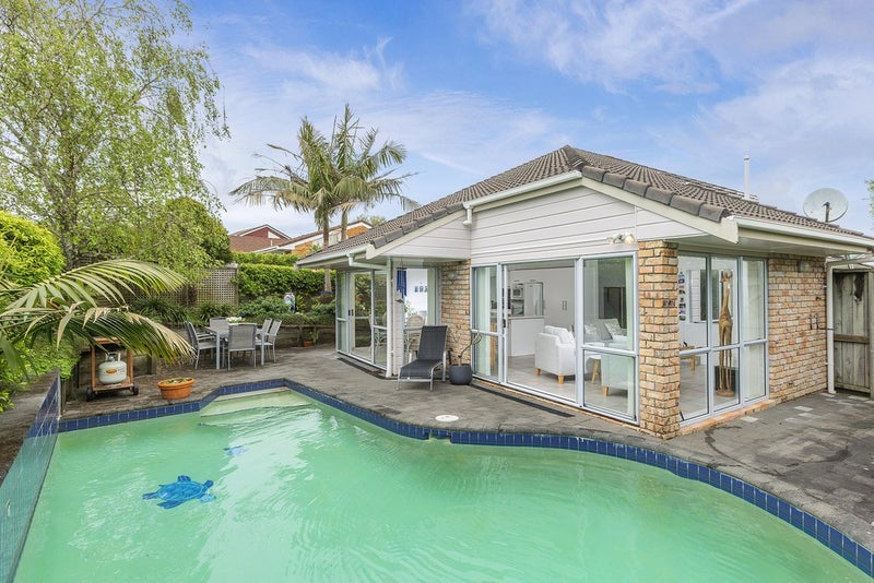 12 Panapa Drive, Saint Johns, Auckland - Carousel 2