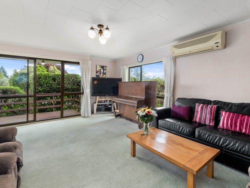 30 Burton Place, Owhata, Rotorua - Carousel 2