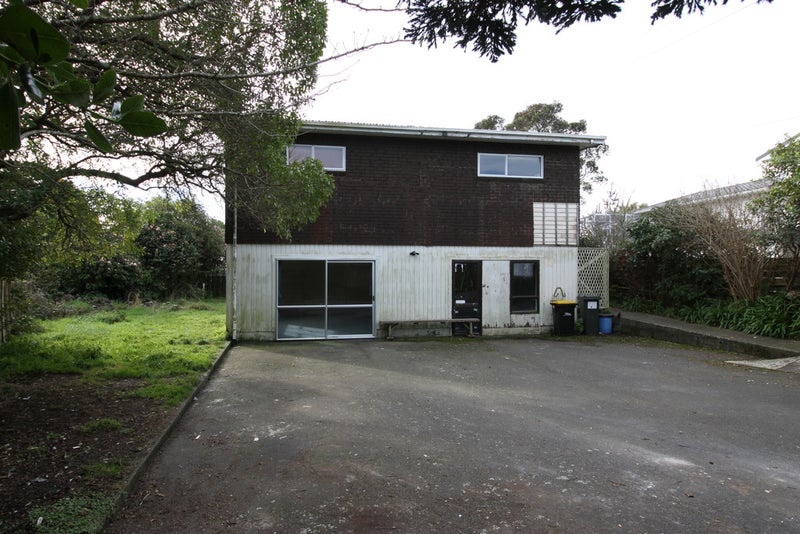 15 Oswald Crescent, Paparangi, Wellington - Carousel 1