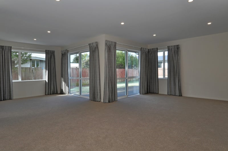 6 Dunoon Place, Woolston, Christchurch - Carousel 2