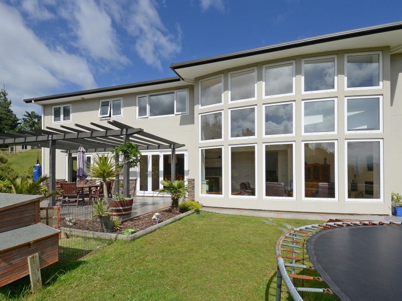 6 Streets Way, Timberlea, Upper Hutt - Carousel 1