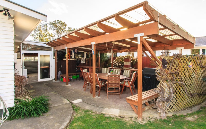 21 Cavendish Crescent, Awapuni, Palmerston North - Carousel 22
