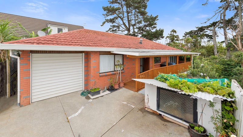8A Playfair Road, Mount Roskill, Auckland - Carousel 1