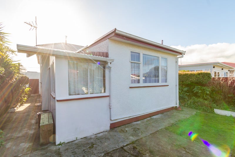 4 High Street, Petone, Lower Hutt - Carousel 19