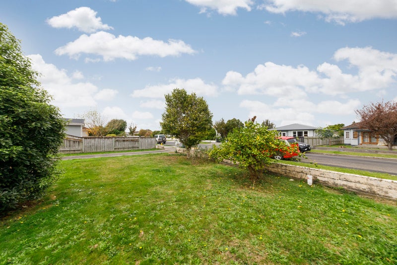 25 Vernon Avenue, Takaro, Palmerston North - Carousel 2