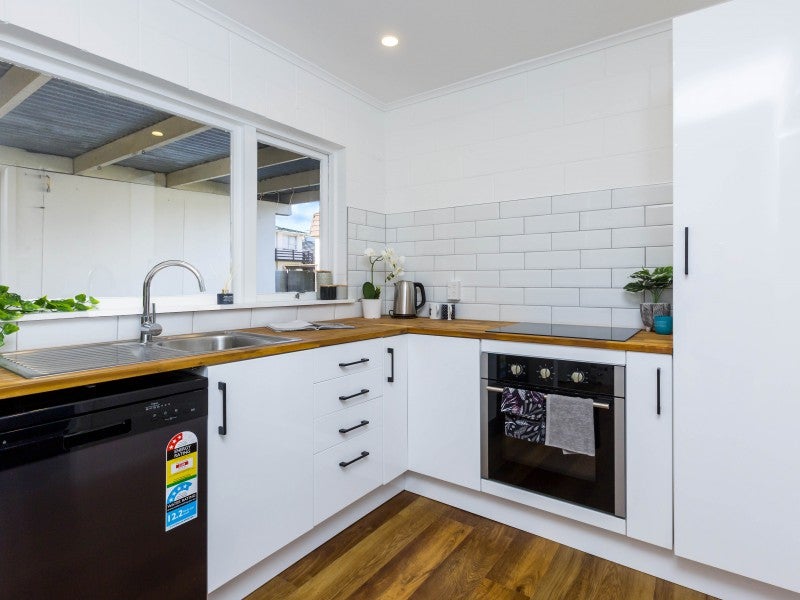 B/5 William Booth Grove, Trentham, Upper Hutt - Carousel 2