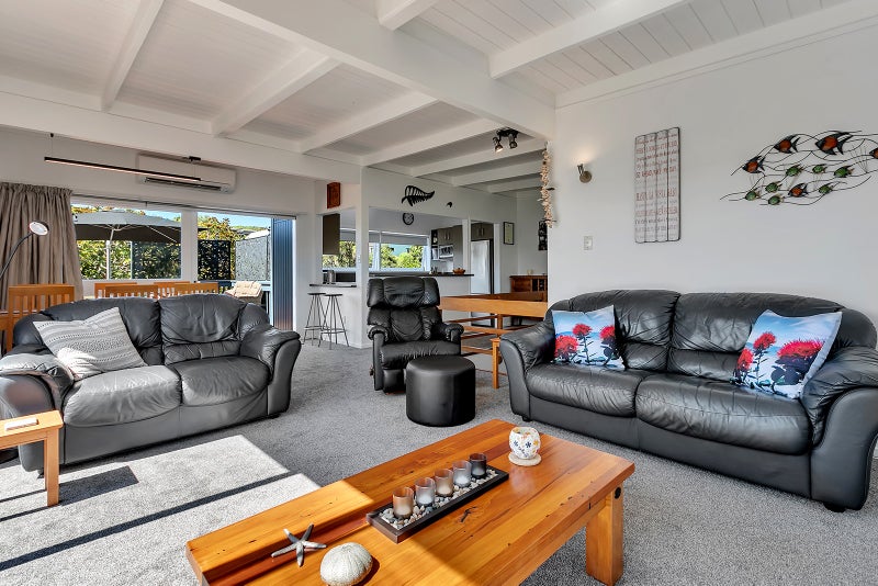 20 Valhalla Drive, Beach Haven, Auckland - Carousel 2