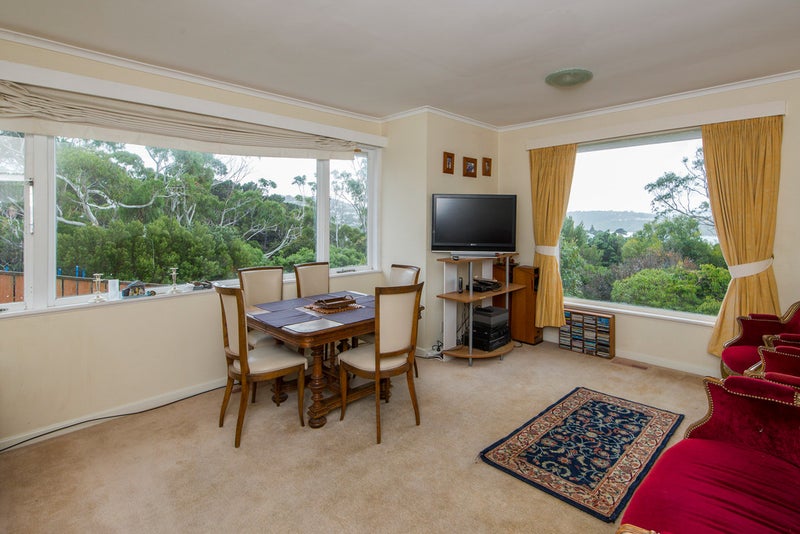 6 Paeroa Street, Newtown, Wellington - Carousel 2