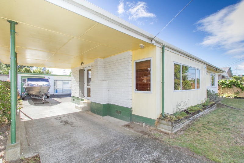 106 Lewis Street, Glenview, Hamilton - Carousel 1
