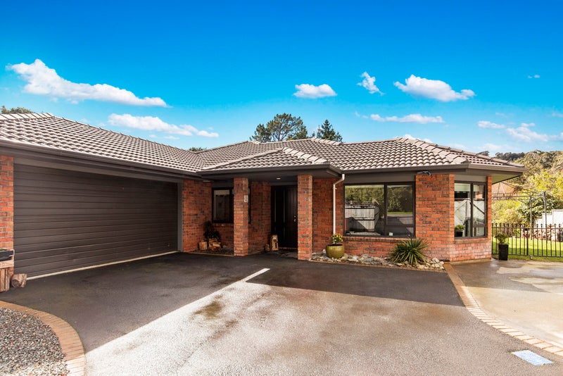 2 Beechwood Way, Te Marua, Upper Hutt - Carousel 1