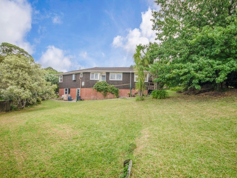 59 Castleford Street, Green Bay, Auckland - Carousel 2