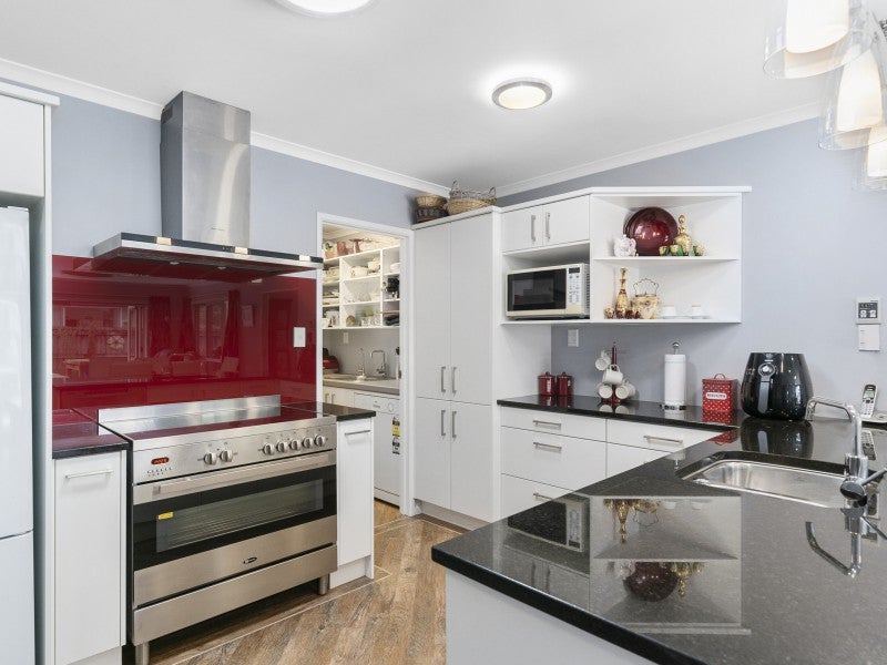 14 Pokaka Street, Birchville, Upper Hutt - Carousel 2