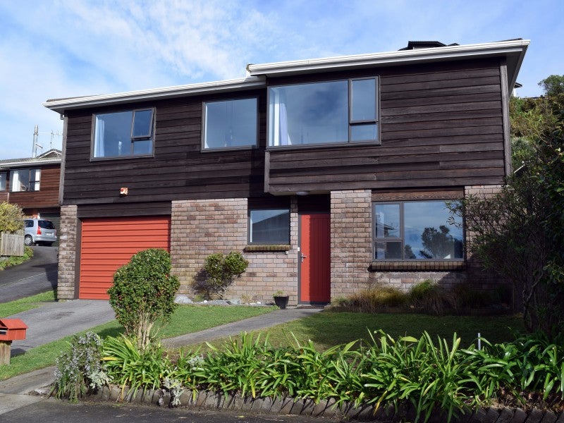 13 Shastri Terrace, Khandallah, Wellington - Carousel 1