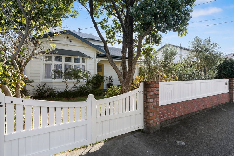 51 William Street, Petone, Lower Hutt - Carousel 2