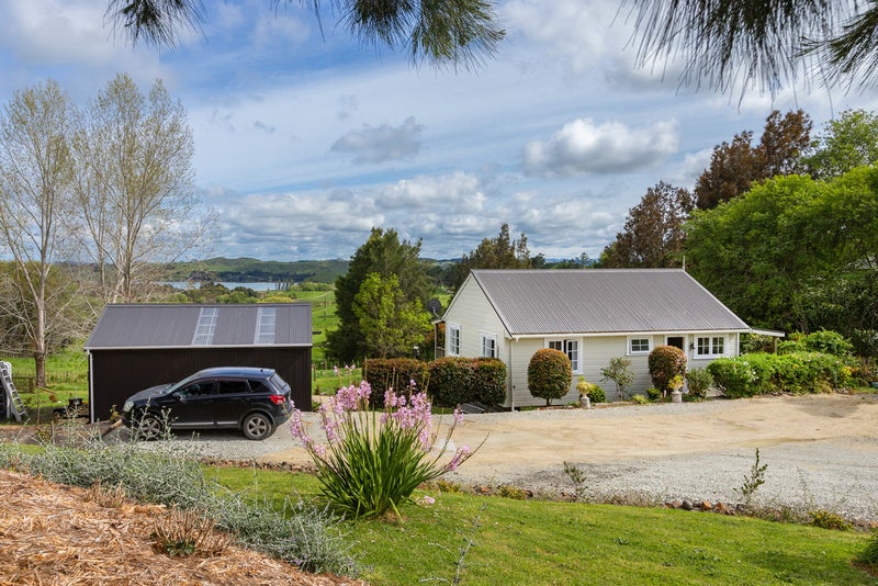 1060 Oneriri Road, Kaiwaka - Carousel 1
